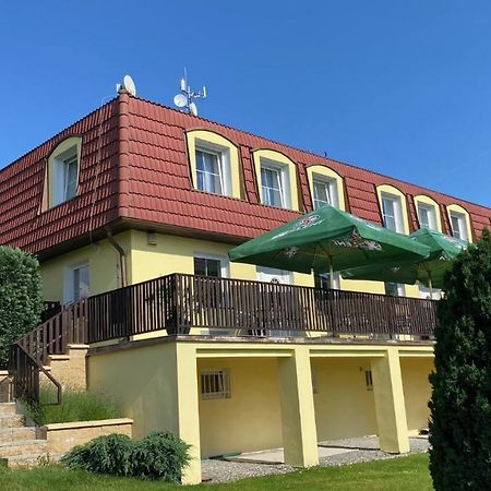 Penzion Kamejk Kamyk nad Vltavou Екстер'єр фото
